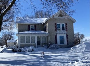 1103 Summit St, Center Point, IA 52213