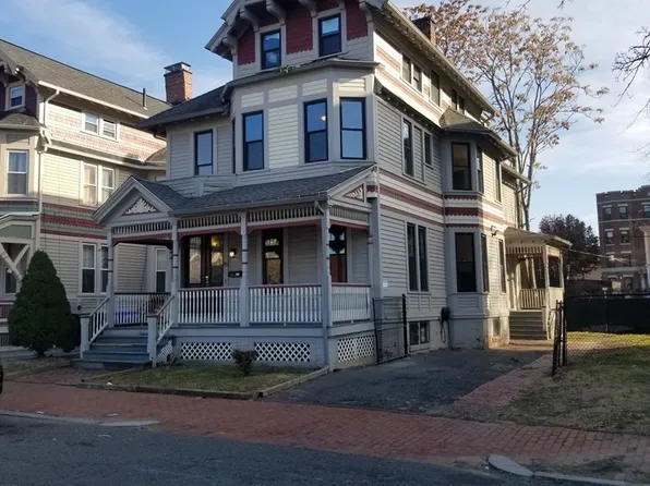 82 Temple St, Springfield, MA 01105