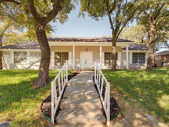 2nd image of 1804 W Cedar Elm Dr