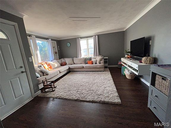 4th image of 808 Bruce St