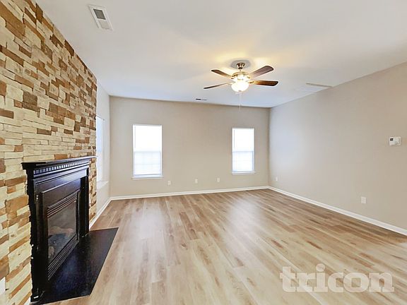 3rd image of 713 Southridge Dr