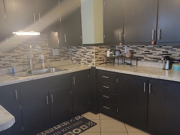 4th image of 2216 Lawndale Ave