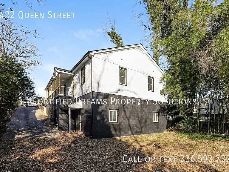 2422 Queen St — Photo 20