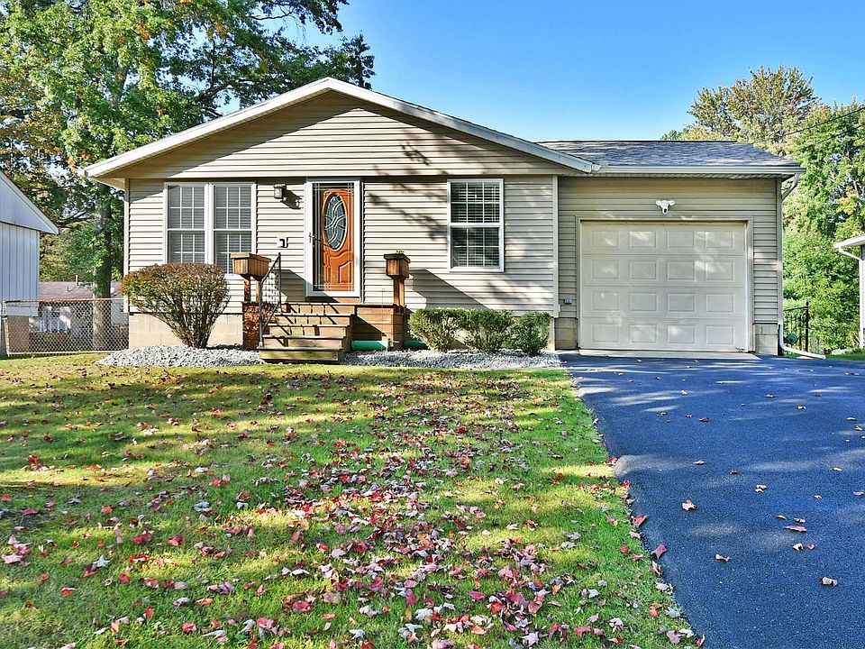 1st image of 7659 Venice Dr NE