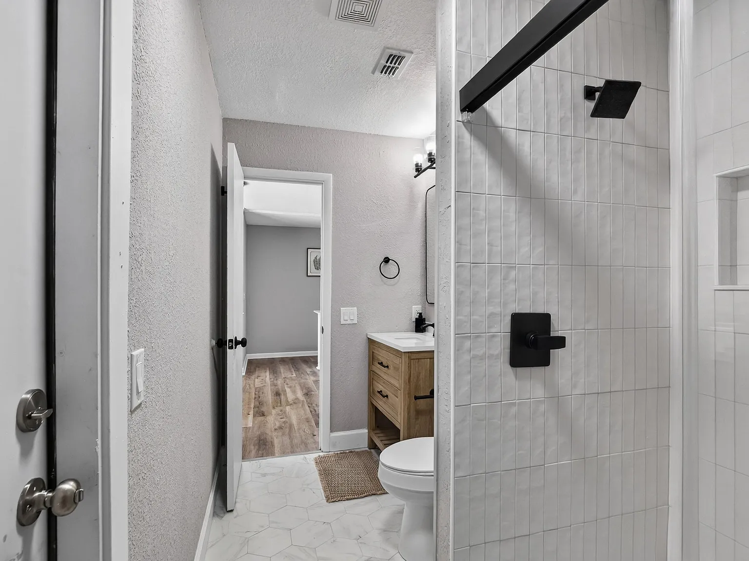 4 bed, 2.0 bath, 1448 sqft, $866 — Photo 4