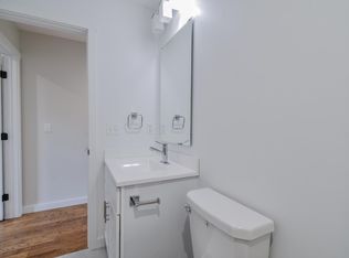 17 Foxon Hill Rd #B, New Haven, CT 06513