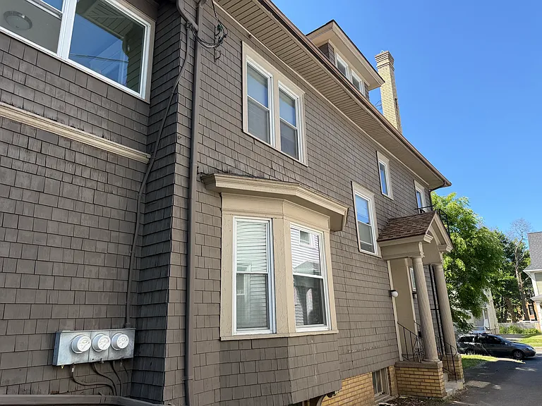 395 University Ave #1 — Photo 3