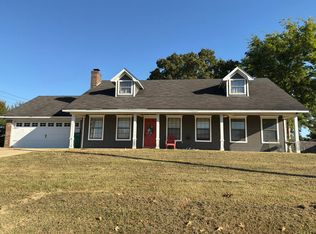 2606 Huckleberry Trl, Tupelo, MS 38801