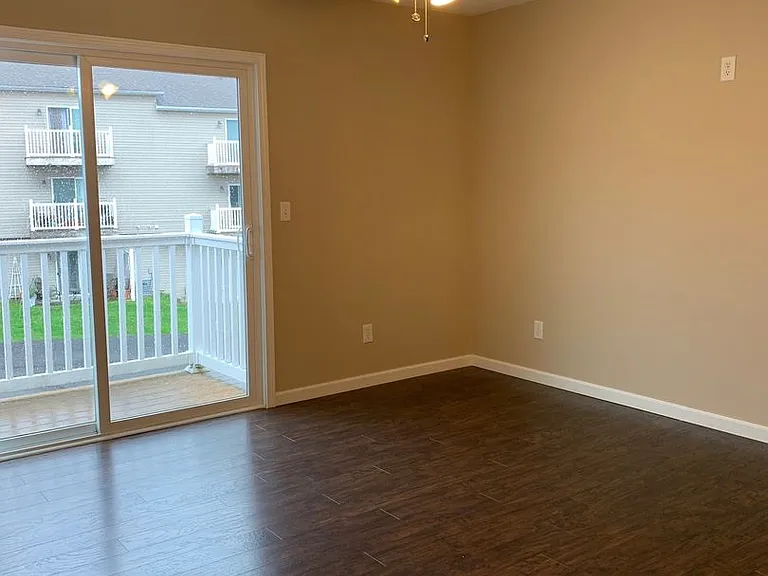 Graycliff Townhomes — Photo 29