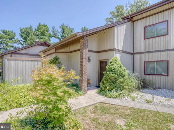 1 Village Dr, Smyrna, DE 19977