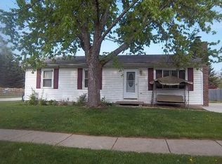 626 Green St, Grand Ledge, MI 48837