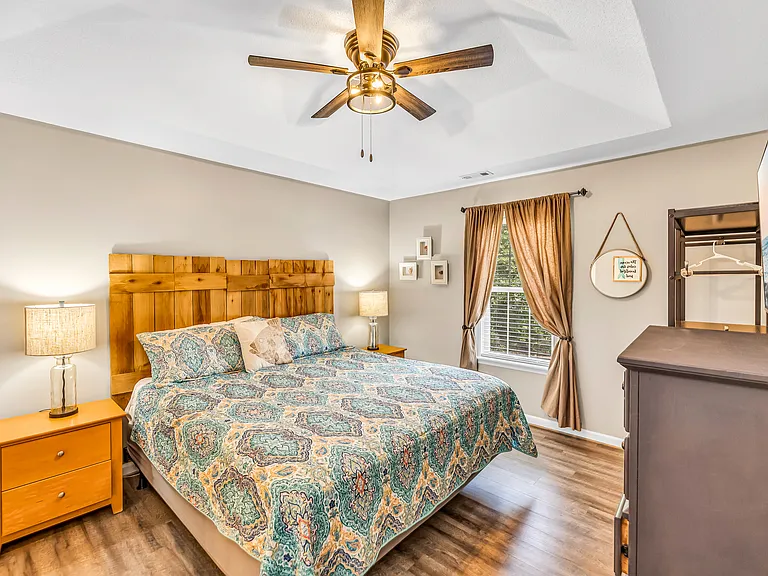 King bed in main bedroom
