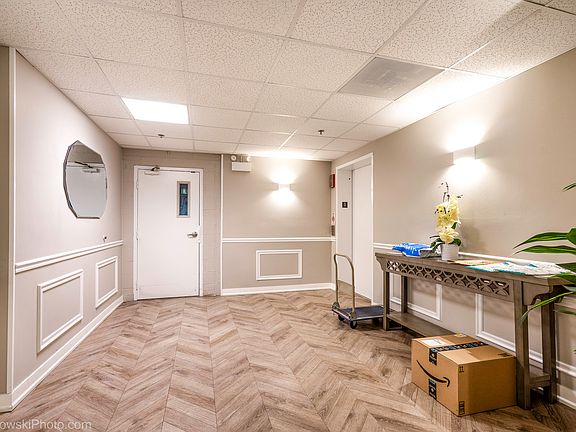 3rd image of 6430 W Belle Plaine Ave APT 508