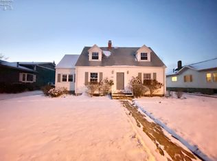 1321 Hollyrood Rd, Sandusky, OH 44870