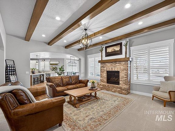 4th image of 15111 Pinehurst Way