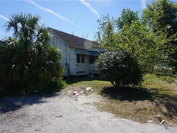 2nd image of 430 Gordon Ave N