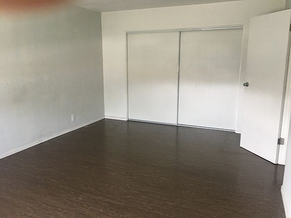 3rd image of 4127 35th St APT 8