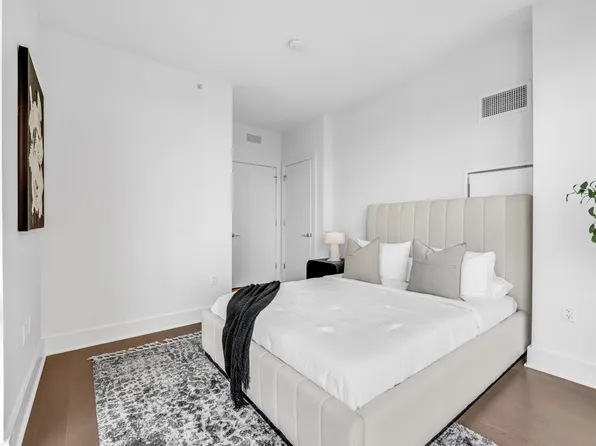 9 Avenue At Port Imperial image 23 of 50