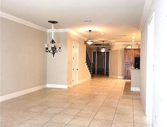 2nd image of 2831 Hyde Park Ave S