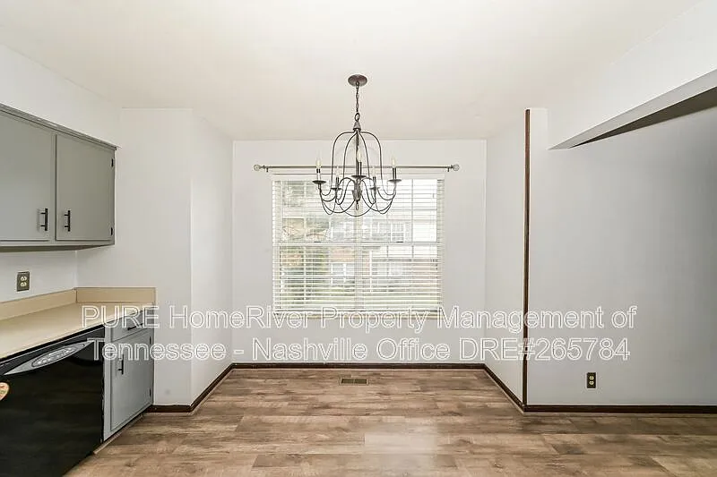 3 bed, 2.0 bath, 1480 sqft, $1,899 — Photo 4