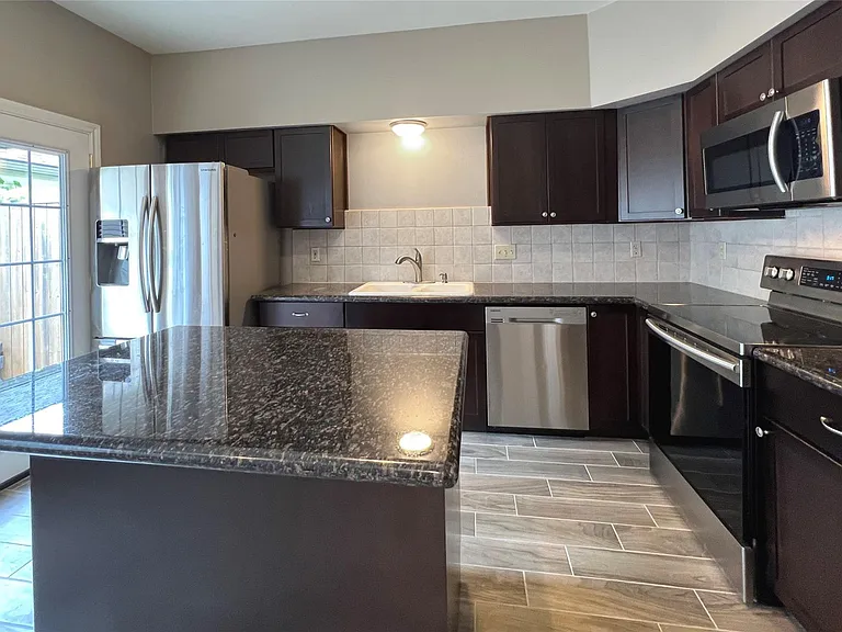 3300 Bellefontaine St #2 — Photo 10