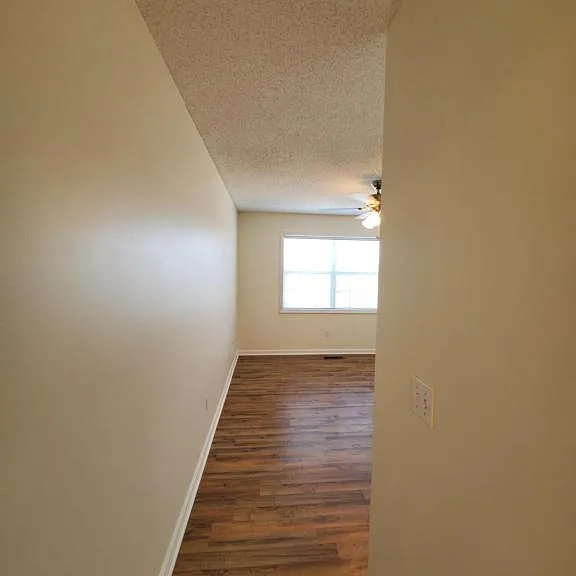 211 Wakefield Way — Photo 23