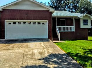 1469 Hogan Rd, Burns, TN 37029