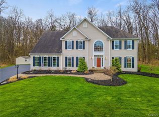 7651 Poplar Field Cir, Baldwinsville, NY 13027