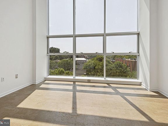 5th image of 444 W Broad St Unit 618