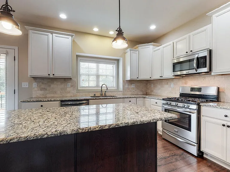 802 Urton Woods Way — Photo 7