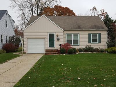 1735 Edgefield Rd, Lyndhurst, OH, 44124