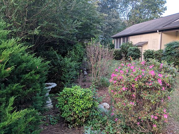 5th image of 441 Hickory Hills Dr NE