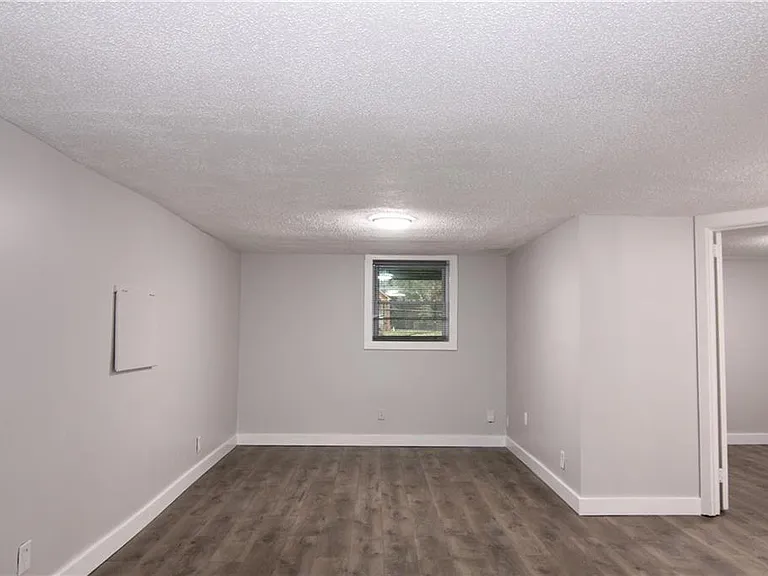 2187 Plantation Ln #B — Photo 11