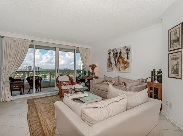 21205 Yacht Club Dr APT 1208, Aventura, FL 33180