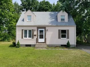 11 Hayre St, Westfield, MA 01085