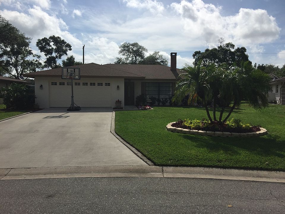 1st image of 135 Mimosa Dr