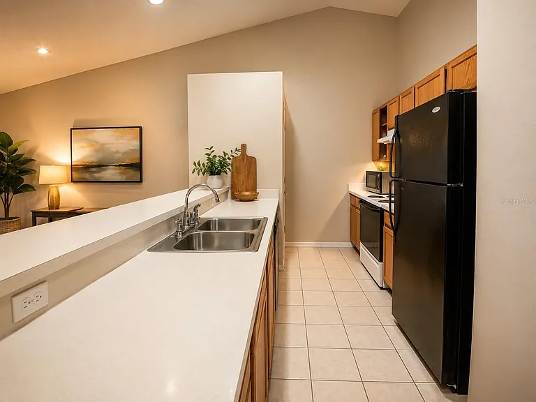 615 Villa Ct — Photo 2