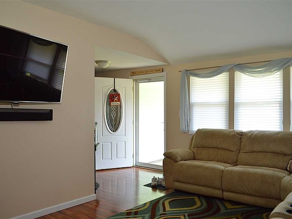3rd image of 11 Mount Wilson Ave