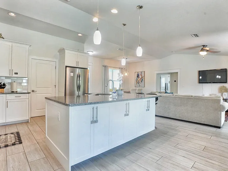 Palmetto Dr NE — Photo 10