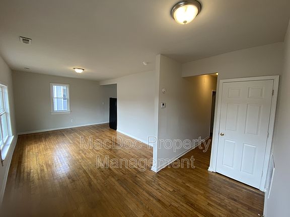 3rd image of 311 McKinney St