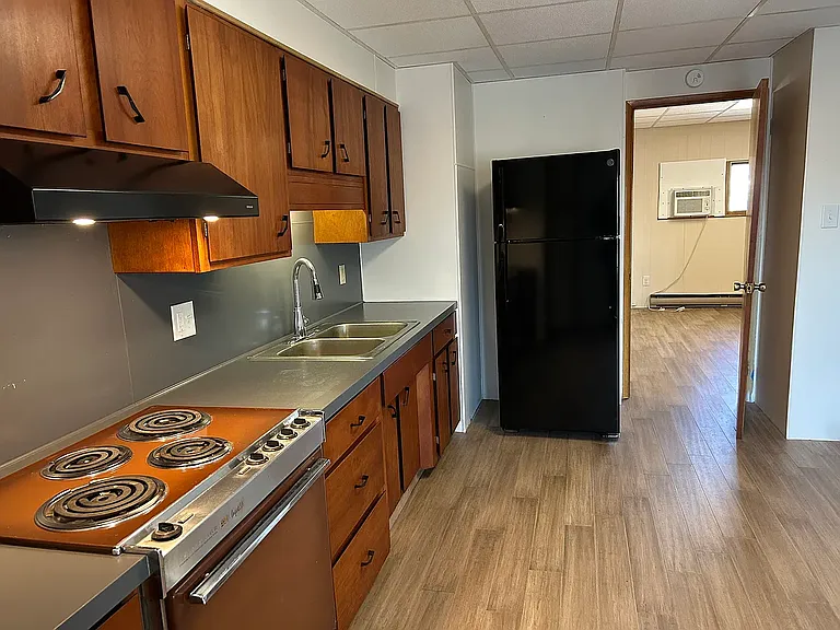 224 E Aly N — Photo 6