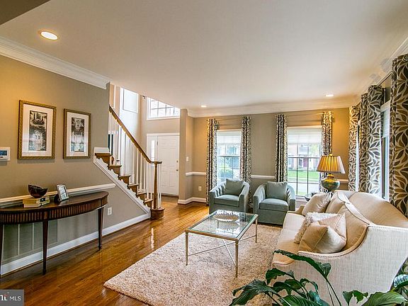 4th image of 315 Alderwood Dr