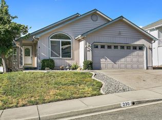 230 Independence Dr, Grants Pass, OR 97527