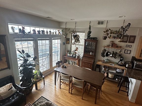 5th image of 1627 W Grand Ave #3