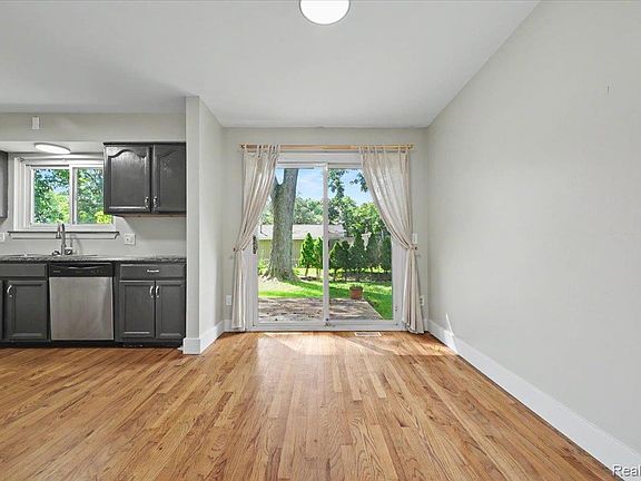 4th image of 7249 2nd St