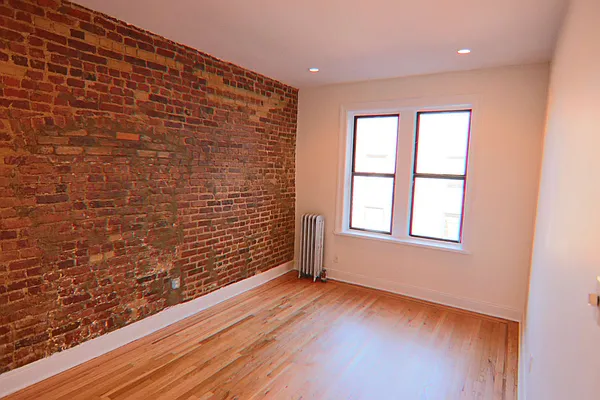 Rented by PMG Real Estate  | media 13