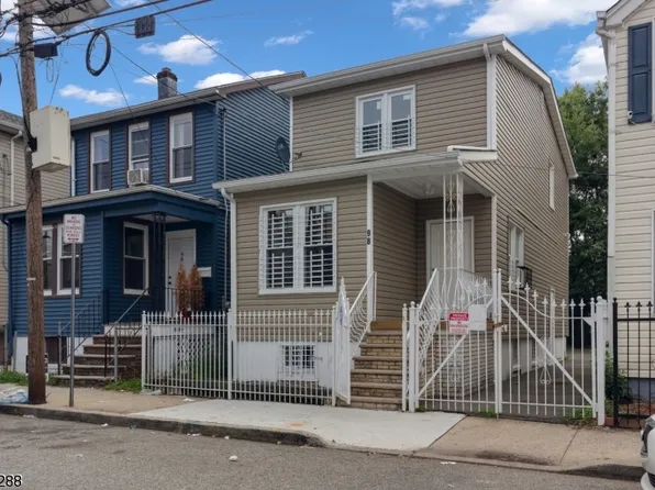 98 Willoughby St, Newark City, NJ 07112