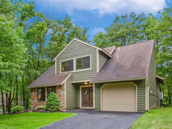 1757 Greenfield Dr, Hidden Valley, PA 15502