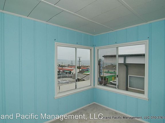 4th image of 221 33rd St #B