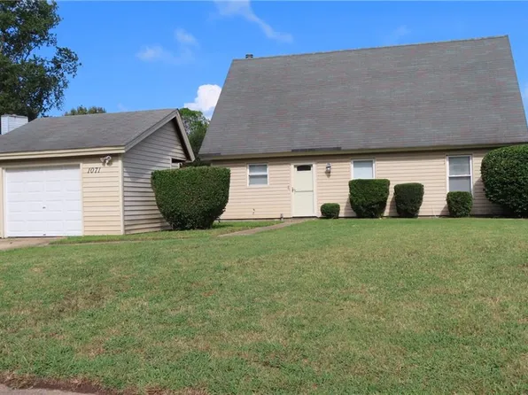 1071 Glen Willow Dr, Virginia Beach, VA 23462